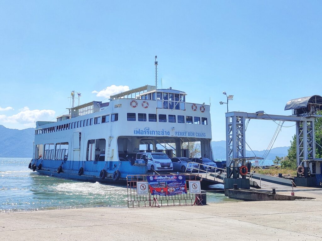 Transfers to Koh Chang Island, Ferry Koh Chang, Ao Thammachat