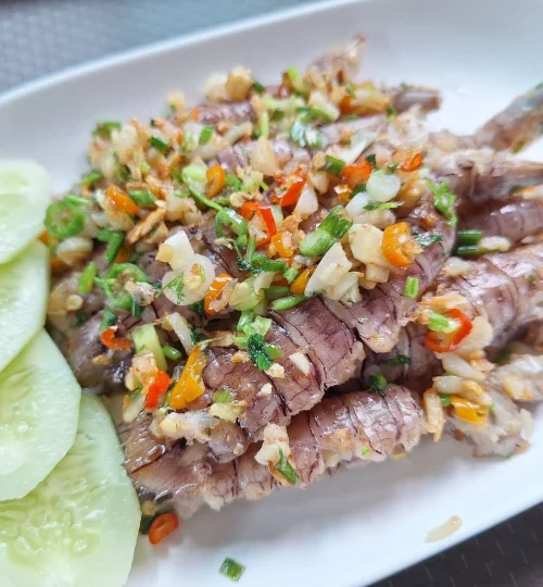 กั้งผัดพริกเกลือ ร้านสุขใจ ก๋วยเตี๋ยวกั้ง