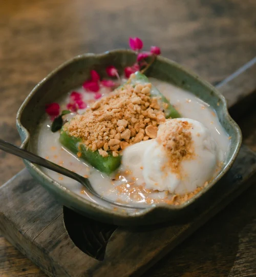 ขนมบันดุ๊กกับไอติมกระทิ ร้านขนมไทยป้าหนอม เพจท่องเที่ยวตราด Trat Tourism