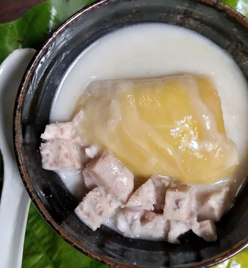 ข้าวเหนียวน้ำกระทิทุเรียนใส่เผือก ร้านขนมไทยป้าหนอม