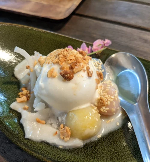 ไอติมกระทิทรงเครื่อง ร้านขนมไทยป้าหนอม